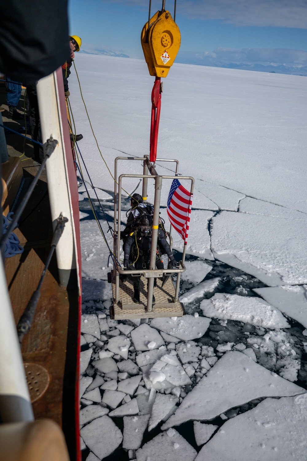 USCGC Polar Star (WAGB 10) conducts dive operations in McMurdo Sound during Operation Deep Freeze