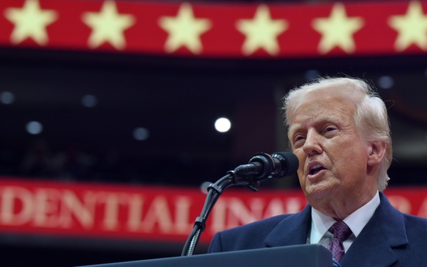 Service members participate in inaugural parade