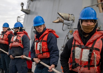 USS Howard Conducts Man-Overboard Drill