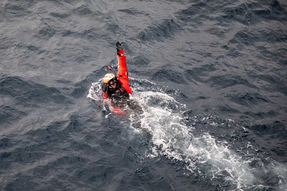 USS Howard Conducts Man-Overboard Drill