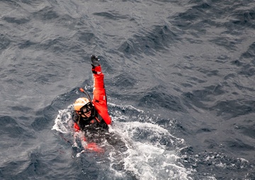 USS Howard Conducts Man-Overboard Drill
