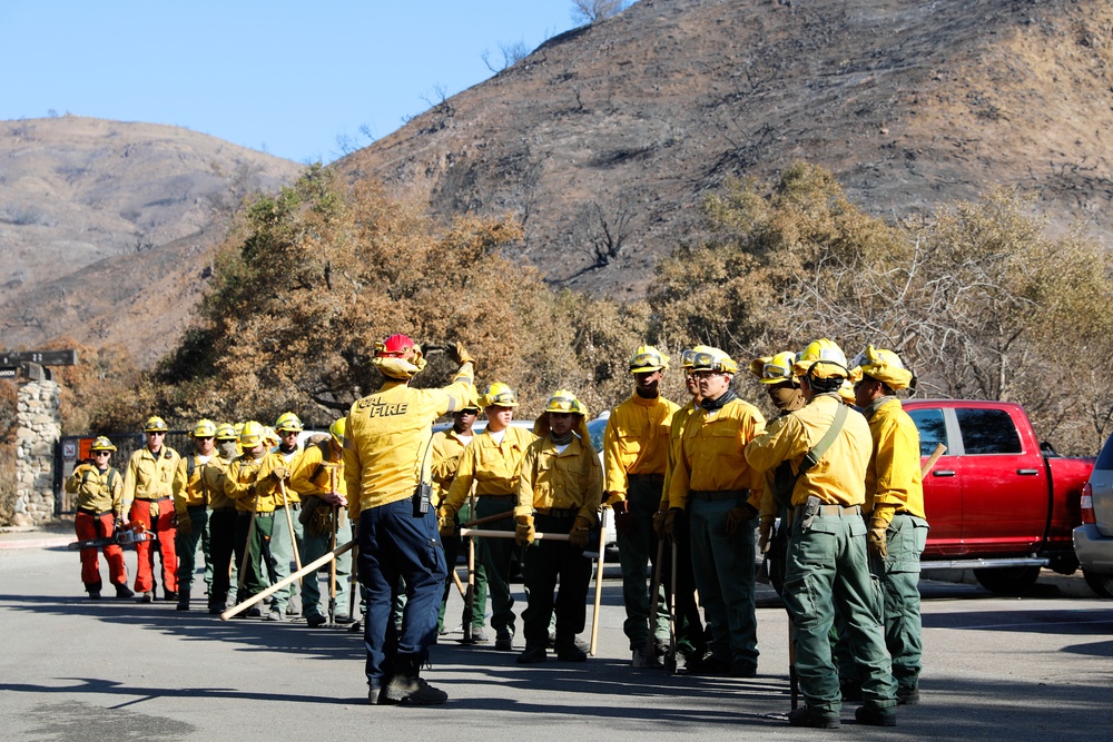 Cal Guard Type II Handcrews Working At The Palisaded Fire