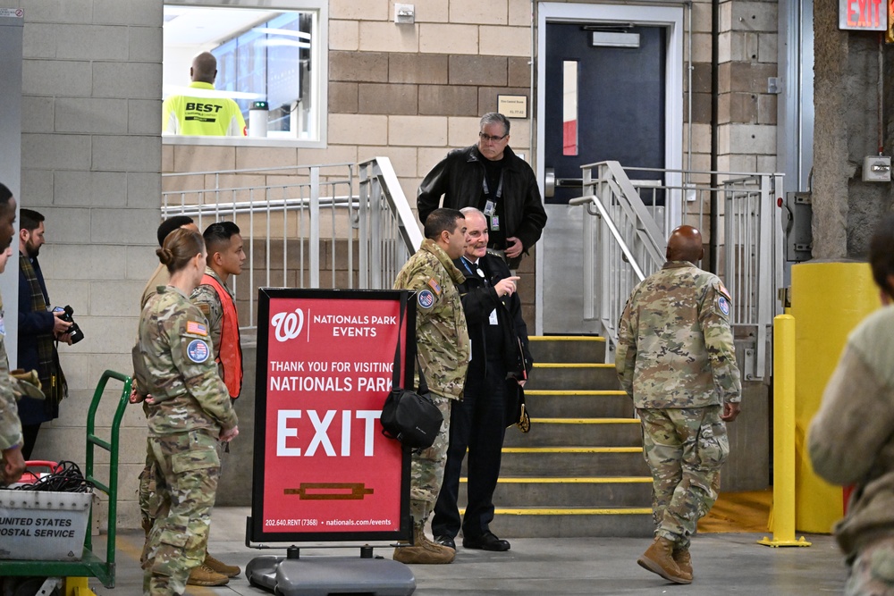 D.C. National Guard Senior Leaders Visit Soldiers and Airmen Ahead of 60th Presidential Inauguration