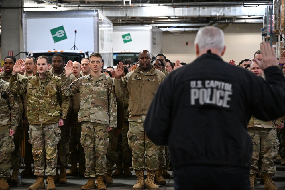 D.C. National Guard Senior Leaders Visit Soldiers and Airmen Ahead of 60th Presidential Inauguration