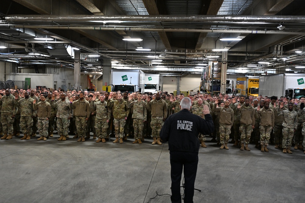 D.C. National Guard Senior Leaders Visit Soldiers and Airmen Ahead of 60th Presidential Inauguration