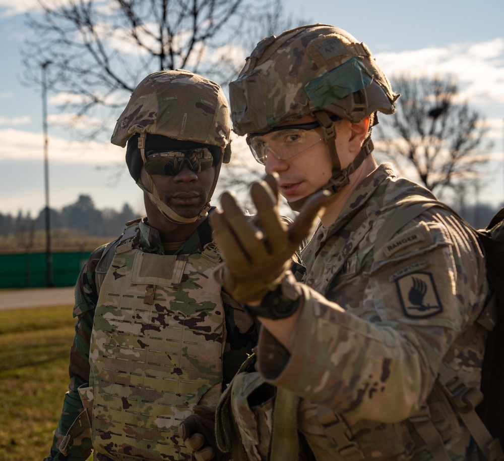 Ghana Armed Forces and U.S. Army medics build partnerships through training