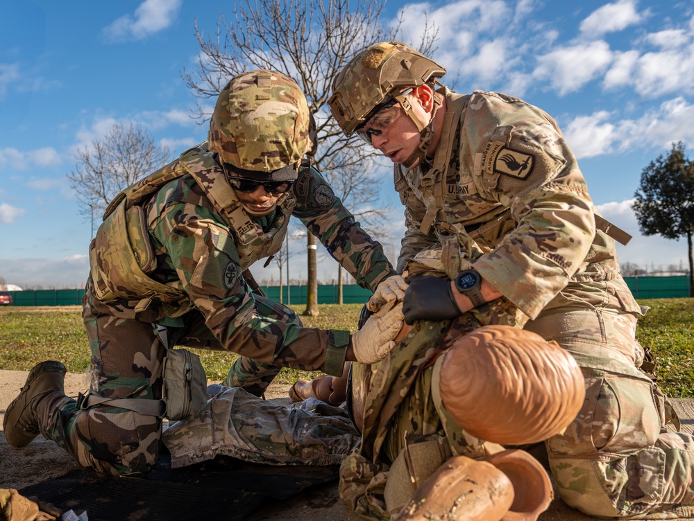 Ghana Armed Forces and U.S. Army medics build partnerships through training