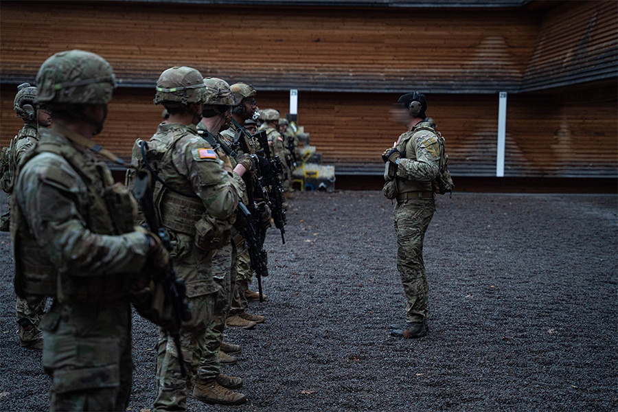 1-4 Infantry Conduct CQC Training