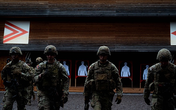 1-4 Infantry Conduct CQC Training