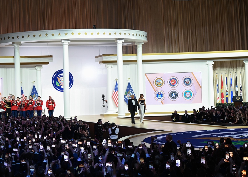 U.S. service members attend Commander in Chief Ball