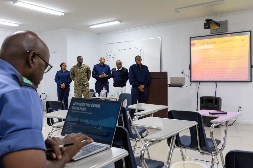 243D Regiment RTI Conducts Subject-Matter Expert Exchange in The Bahamas