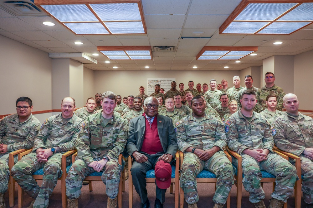 South Carolina Congressman Jim Clyburn Poses with South Carolina National Guardsmen Supporting the 60th Presidential Inauguration