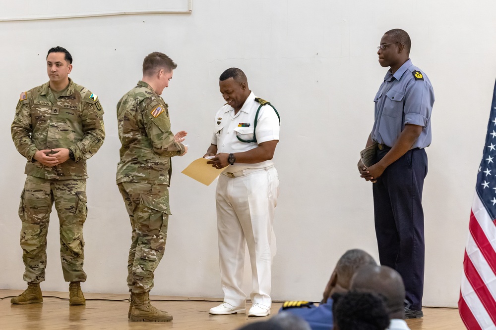 243D Regiment RTI Conducts Subject-Matter Expert Exchange in The Bahamas