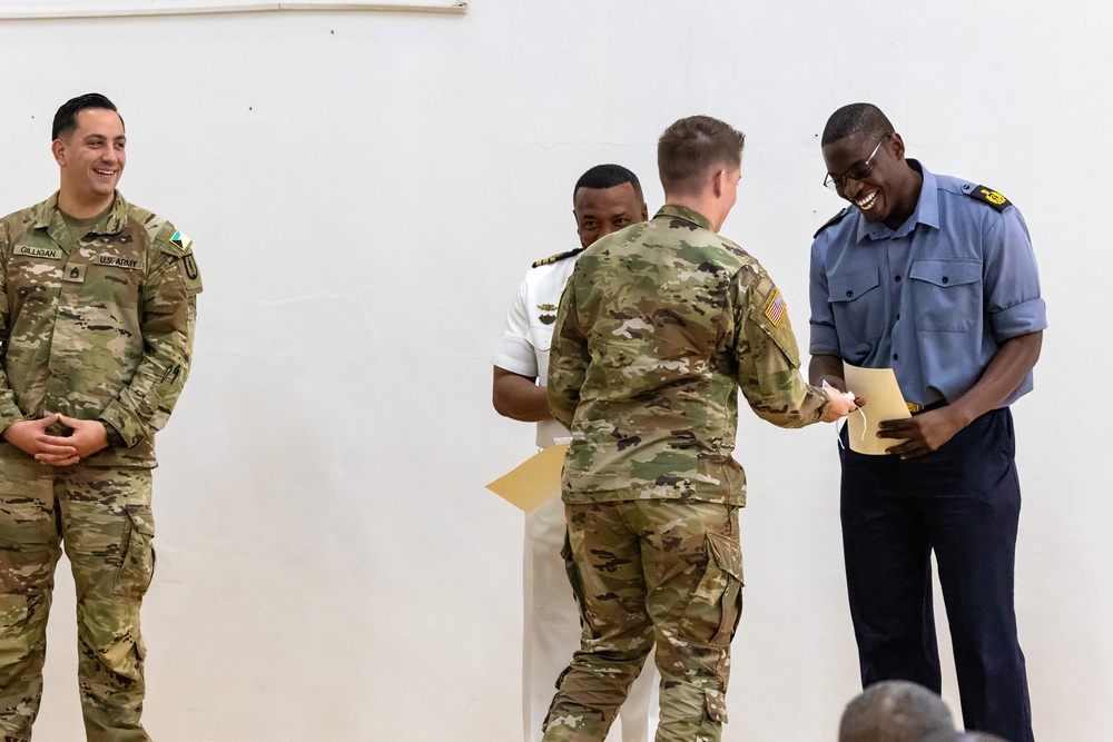 243D Regiment RTI Conducts Subject-Matter Expert Exchange in The Bahamas