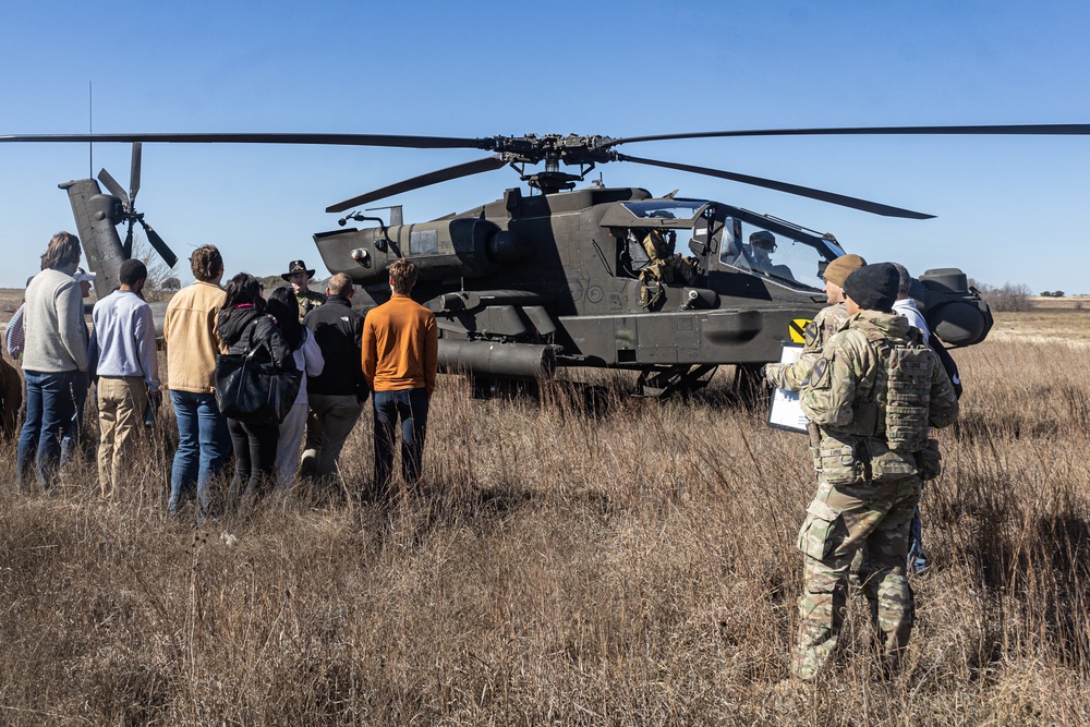 UT-Austin School Visit to 1st Cavalry Division