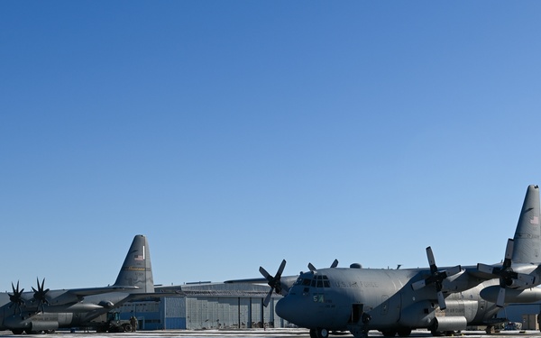 Wisconsin Airmen load C-130s in preparation for Sentry Savannah exercise