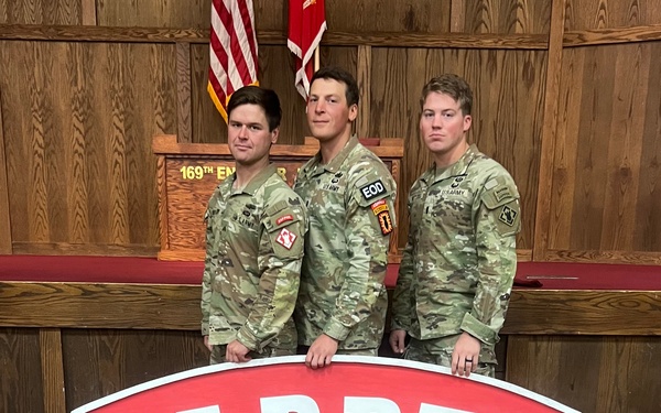 Army Ranger-qualified EOD 1st lieutenant graduates from elite Sapper School