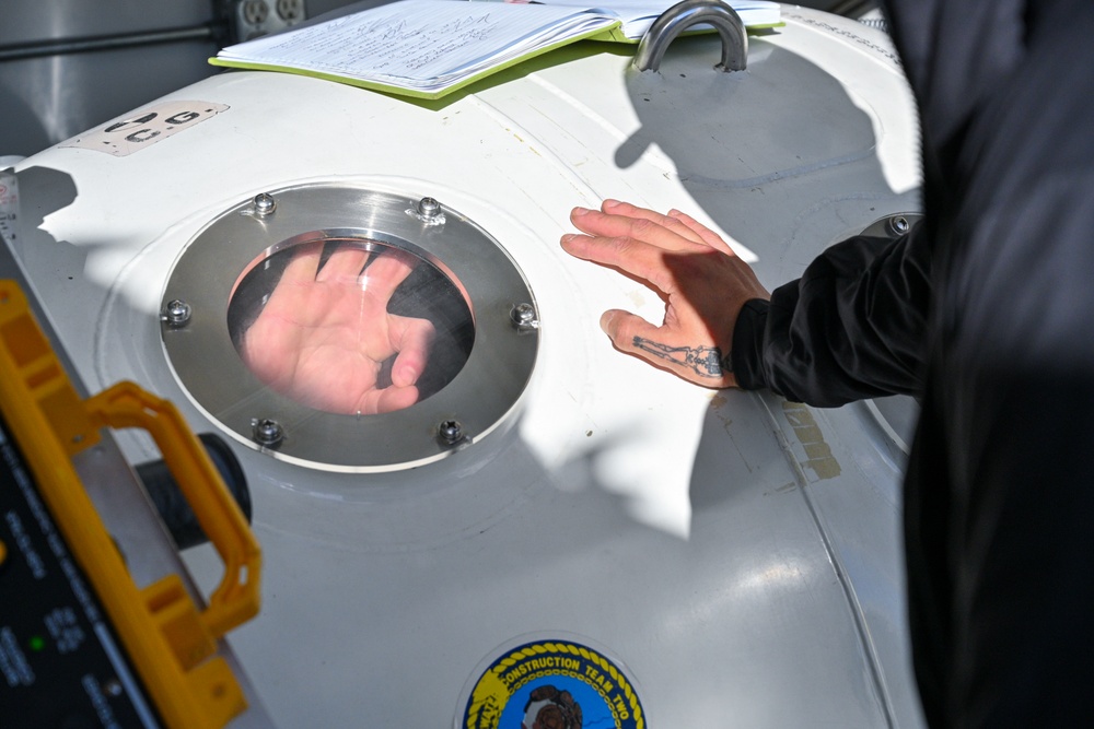 NAVFAC EXWC Divers Conduct Emergency Training for SCUBA Operations