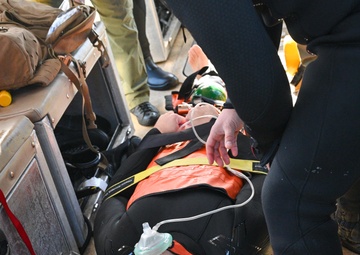 NAVFAC EXWC Divers Conduct Emergency Training for SCUBA Operations