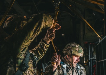 Wyoming Air Guard takes part in “Operation Toy Drop”