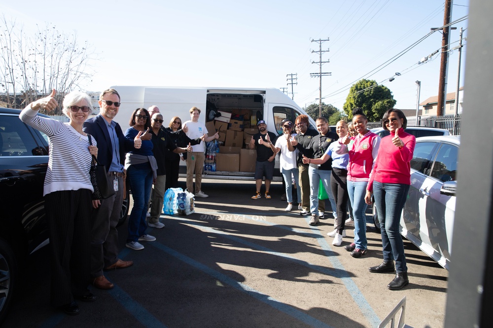 FEMA assists survivors at the Los Angeles Homeless Service Agency Registration drive.