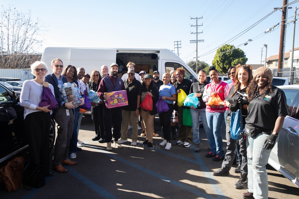 Volunteers assist survivors at the Los Angeles Homeless Service Agency Registration drive.