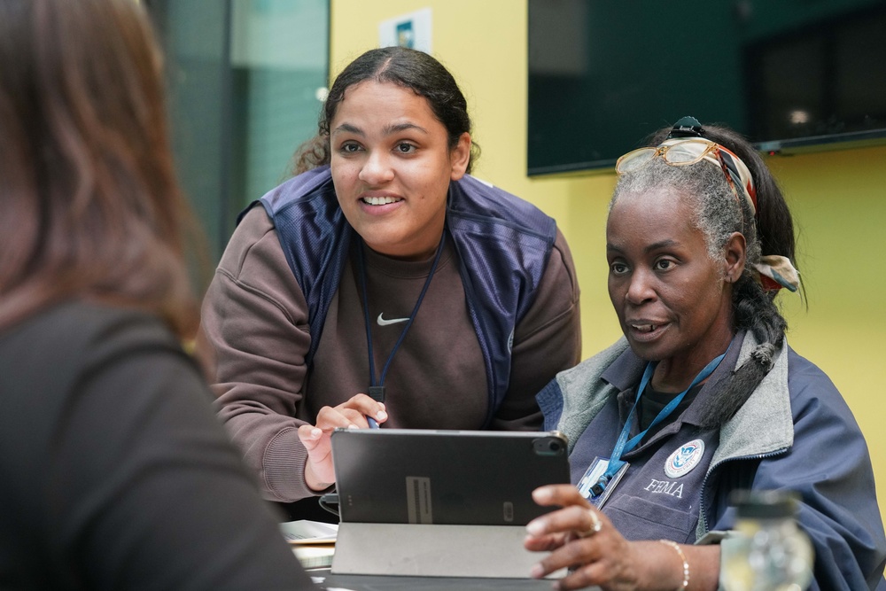 FEMA assists survivors at the Los Angeles Homeless Service Agency Registration drive.