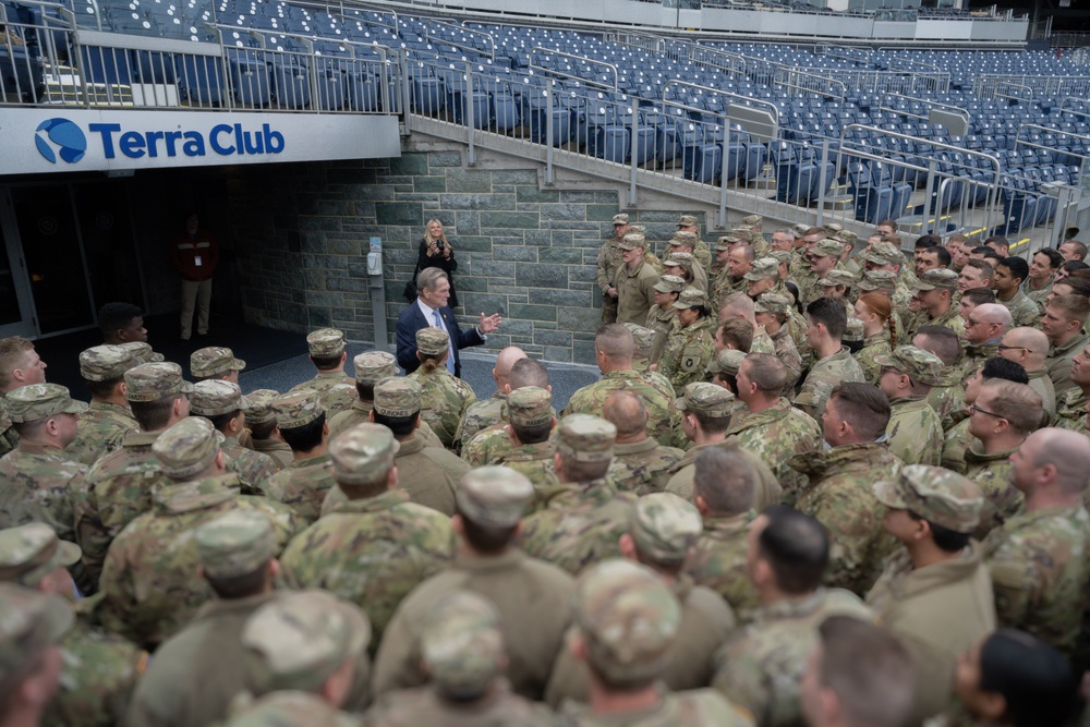 Congressman Mike Simpson Visits Idaho National Guard