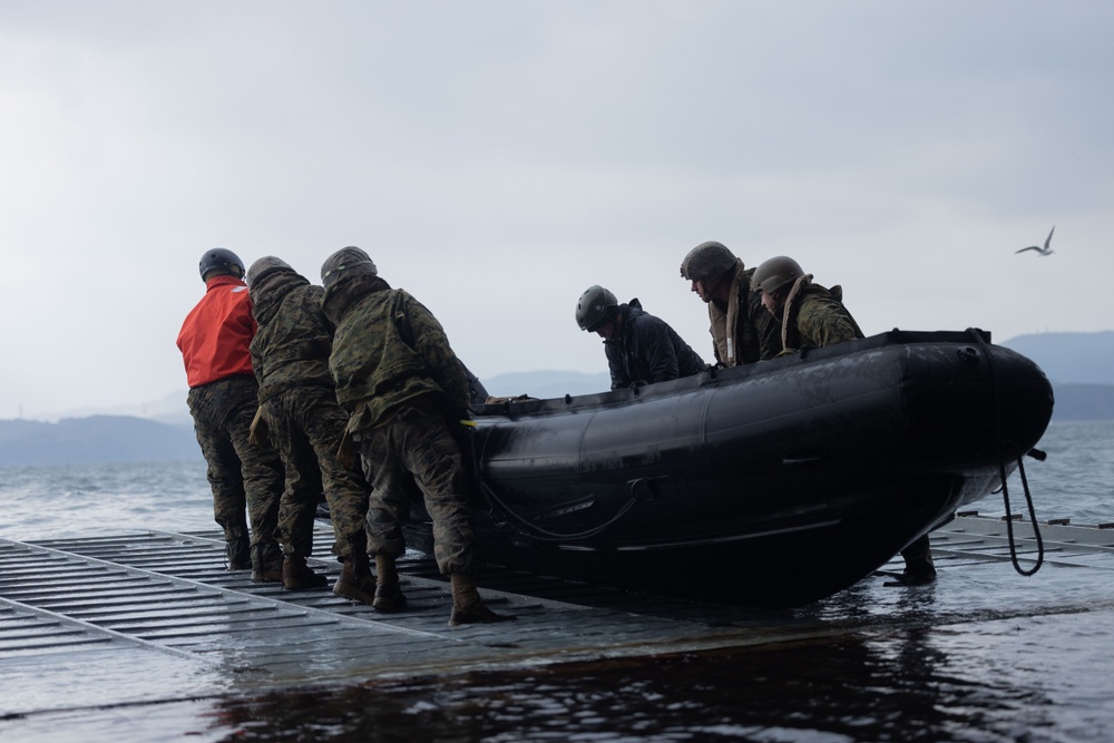 4th Marines ACVs Train for Amphibious Operations with the USS Rushmore