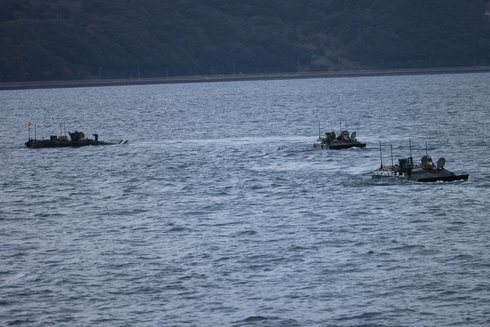 4th Marines ACVs Train for Amphibious Operations with the USS Rushmore