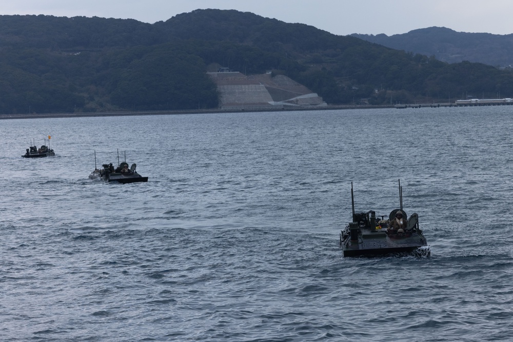 4th Marines ACVs Train for Amphibious Operations with the USS Rushmore