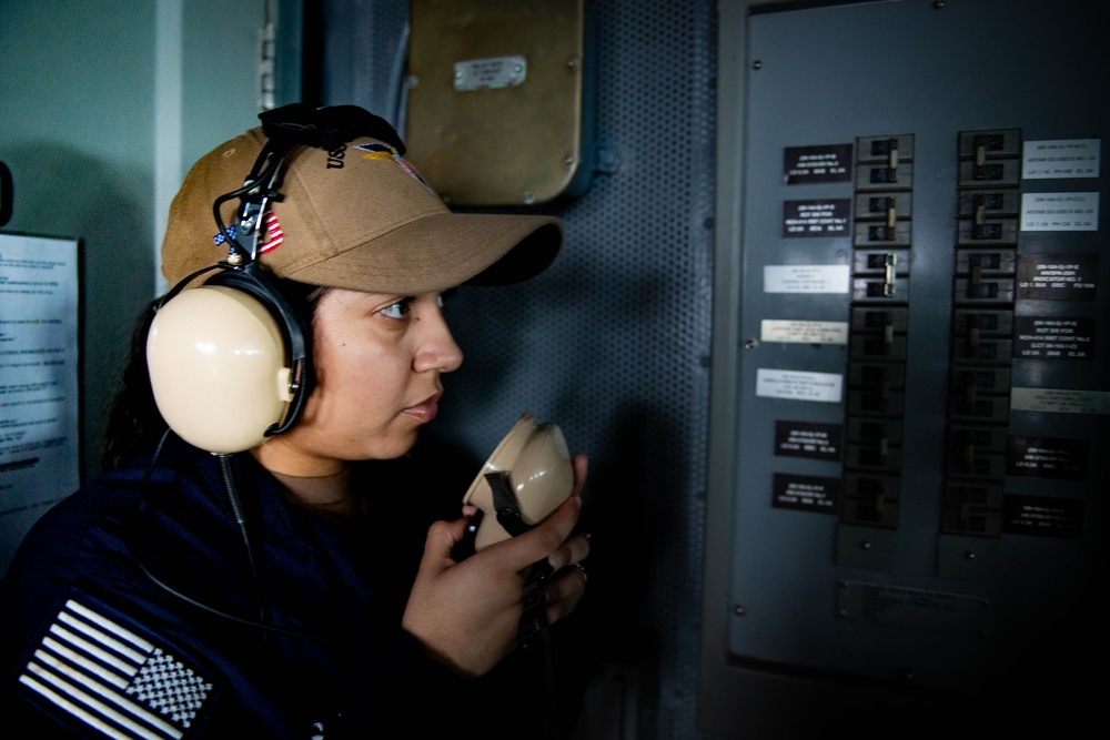 USS Carl Vinson (CVN 70) Conducts Routine Operations in the South China Sea