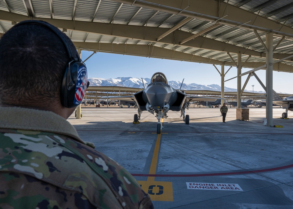 F-35A Demo Team Conducts Practice Demonstration