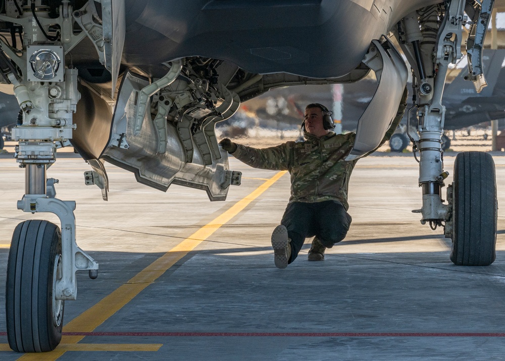 F-35A Demo Team Conducts Practice Demonstration