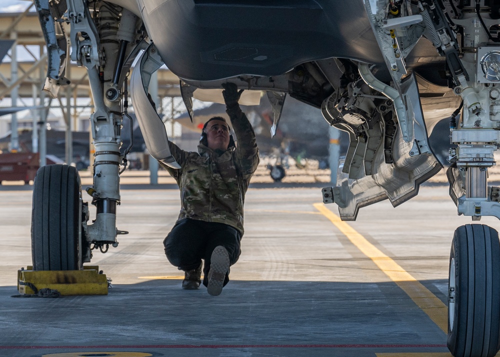 F-35A Demo Team Conducts Practice Demonstration