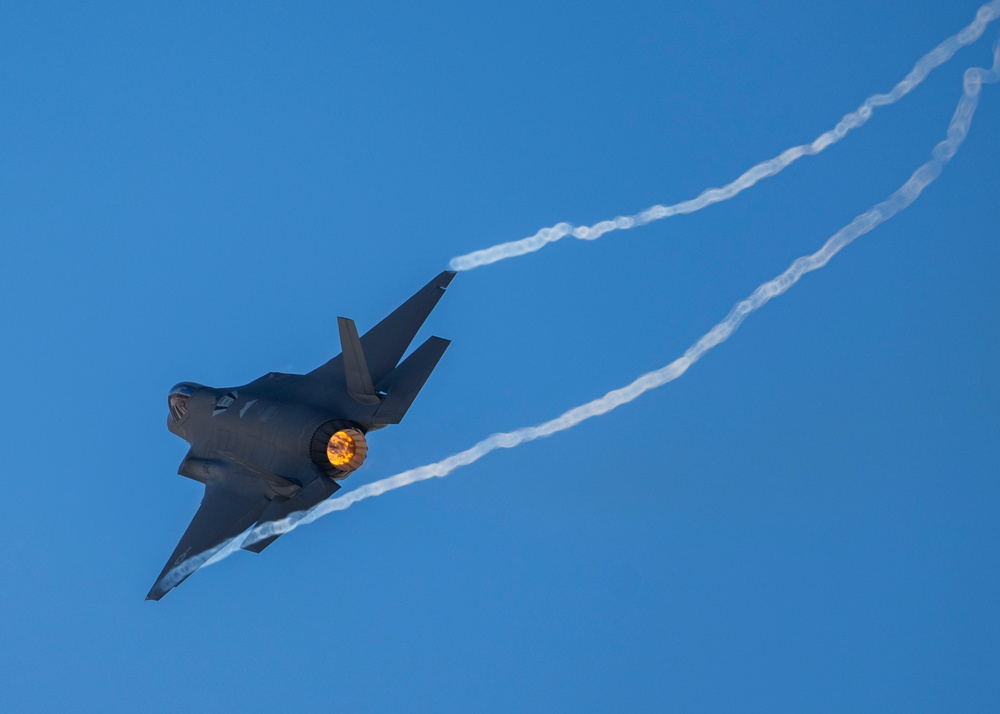 F-35A Demo Team Conducts Practice Demonstration