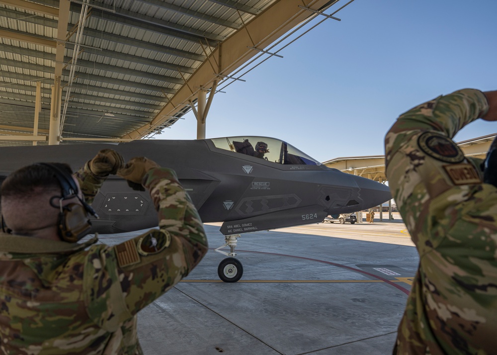 F-35A Demo Team Conducts Practice Demonstration