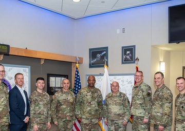 USASMDC commander visits NSDC, presents Basic Space Badge to Soldier