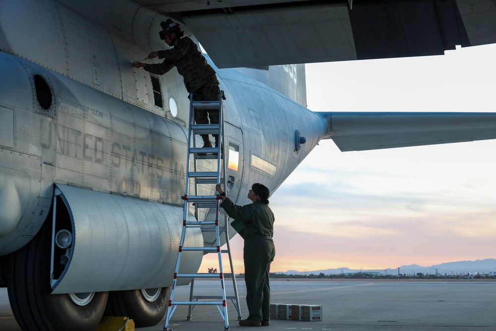 VMGR-153 trains in Arizona