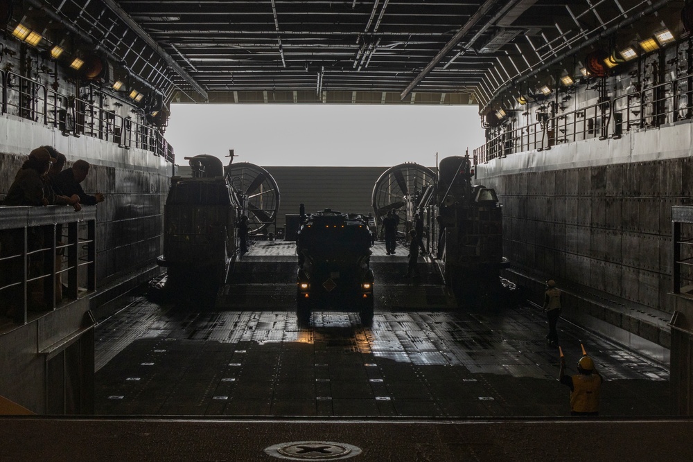 31st MEU | HIMARS Ammunition onload USS San Diego (LPD 22)