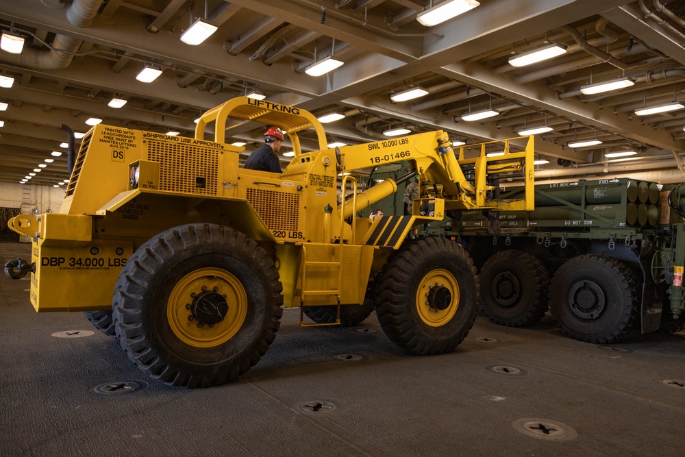 31st MEU | HIMARS Ammunition onload USS San Diego (LPD 22)