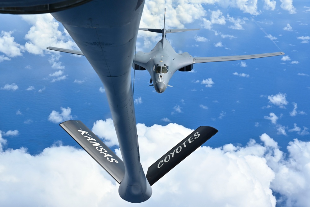 B-1B Lancer conducts aerial refueling during Bomber Task Force 25-1