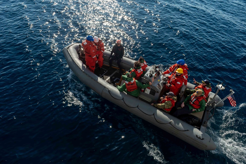 USS Blue Ridge Conducts Small Boat Operations