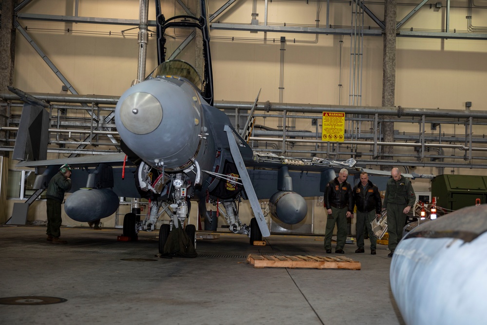 1st MAW commanding general visits forward-deployed squadrons in Japan