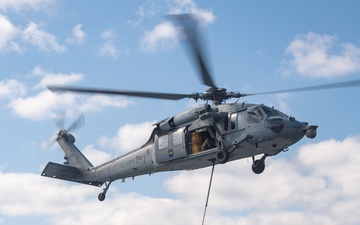 VERTREP aboard USS America (LHA 6)