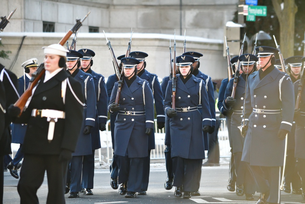 Drill like a woman: A ceremonial guardsman’s path of service