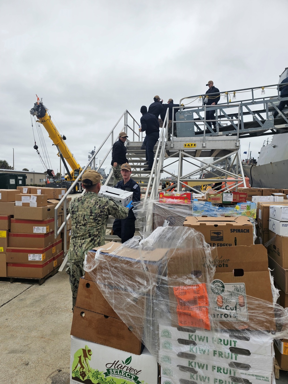 NAVSUP FLCJ Sailors supply USS Lassen (DDG 82)