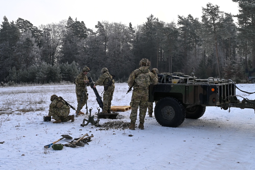 Sky Soldiers Conduct Mortar Training