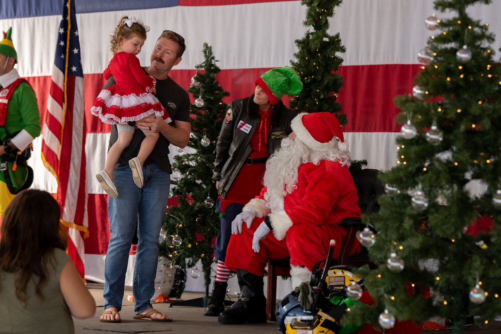 U.S. Coast Guard Sector San Diego hosts Santa Fly Over event