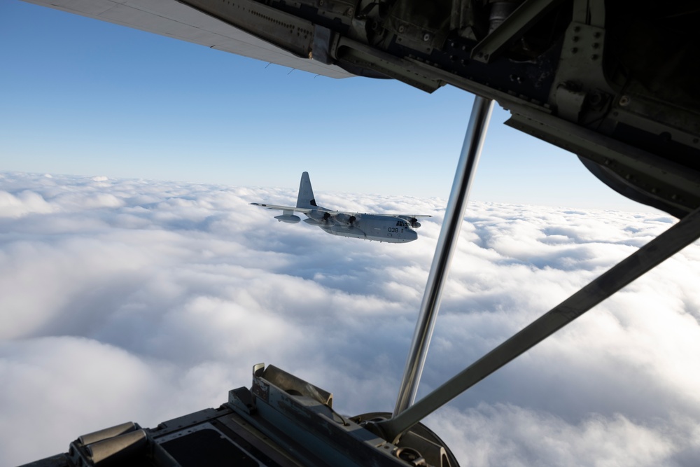 U.S. Marines with VMGR-252 participate in cold-weather training alongside the Royal Canadian Air Force